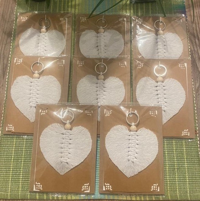 Portachiavi Cuore in Macramè, con cartolina