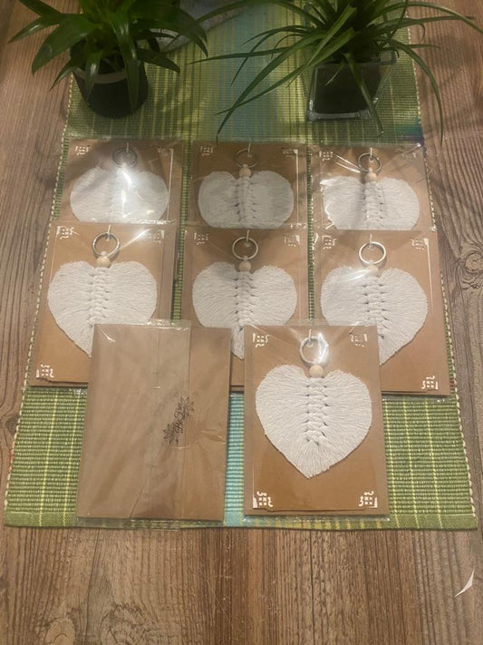 Portachiavi Cuore in Macramè, con cartolina